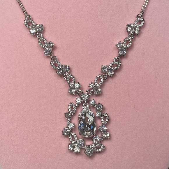 NWT Givenchy Pear/Round Shaped Crystal Necklace - Picture 2 of 6